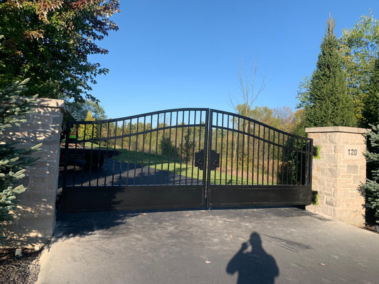 NiceOne Design - Metal Driveway Gate _ Heavy Duty _ Excellence Crafted _ GG-1025