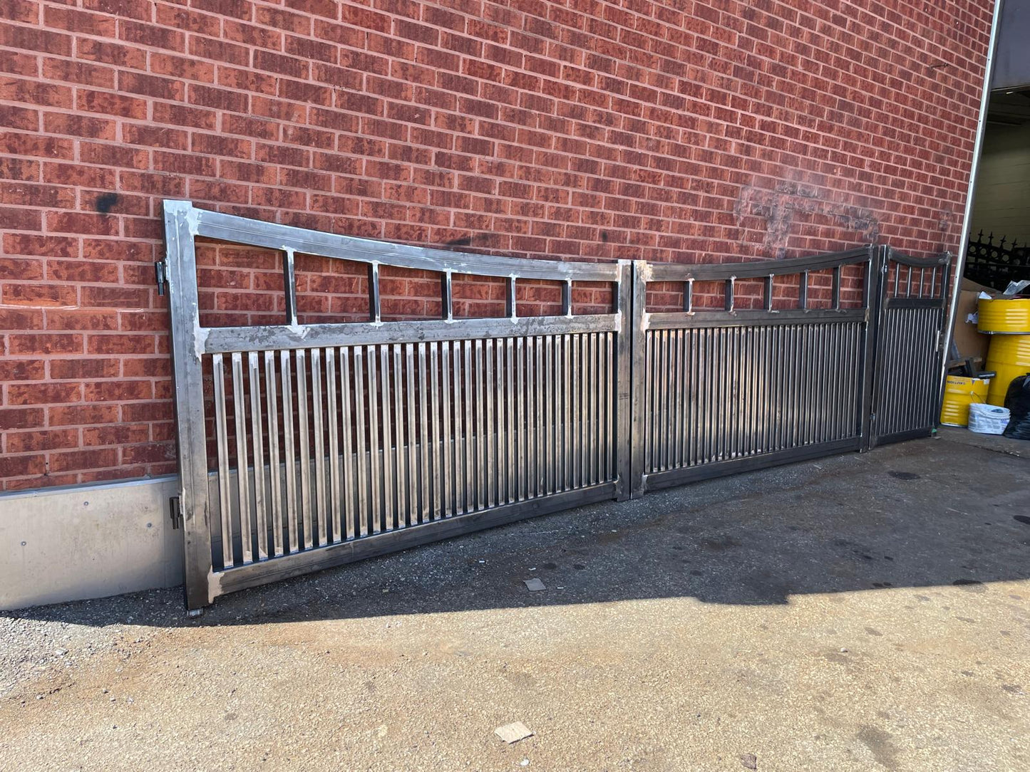 Vertical Vision Style Metal Gate _Heavy Duty_ Excellence Crafted _ GG-006