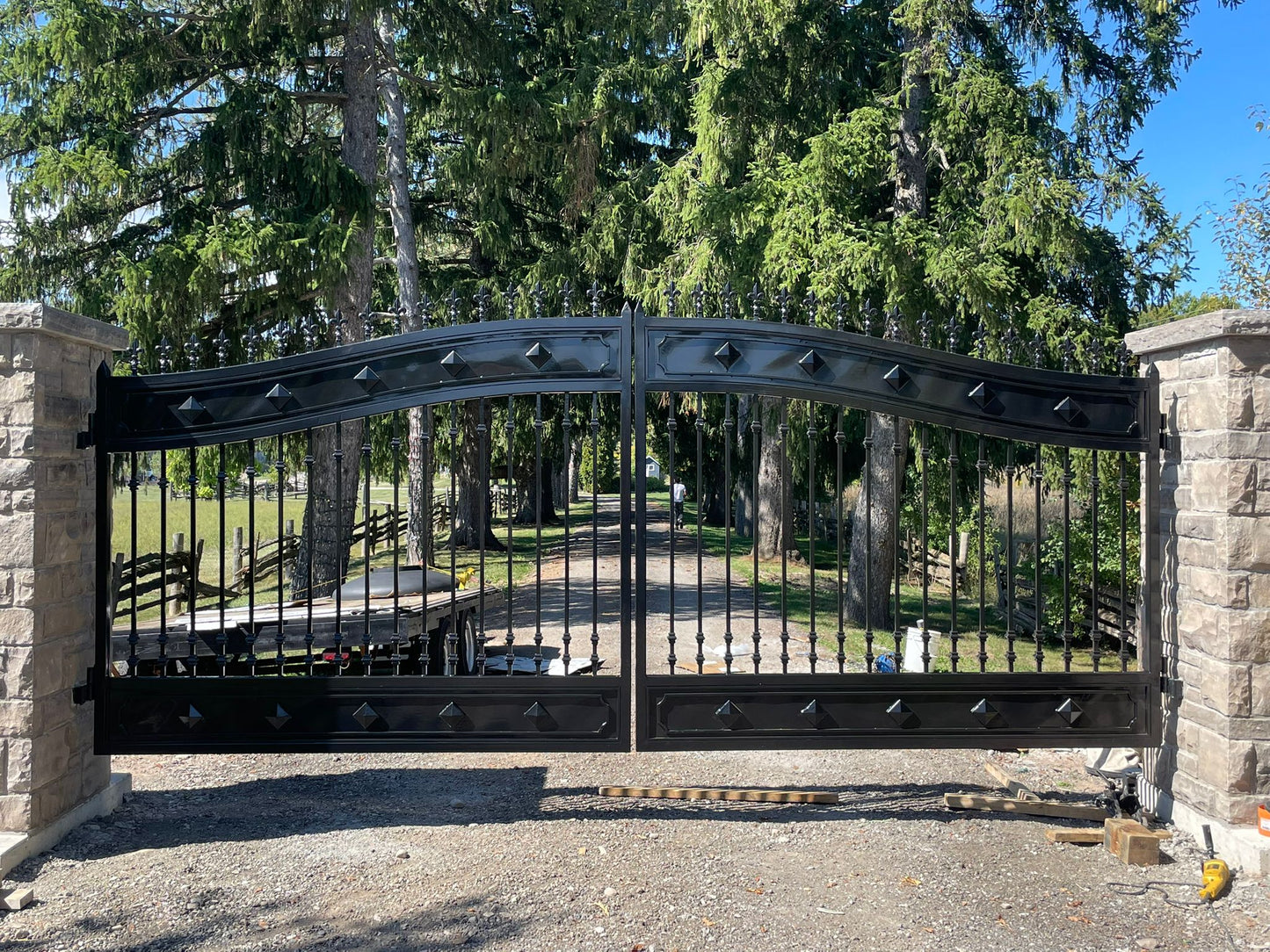Castle Swing Design _ Steel Gate _ Excellence Crafted _ GG-024