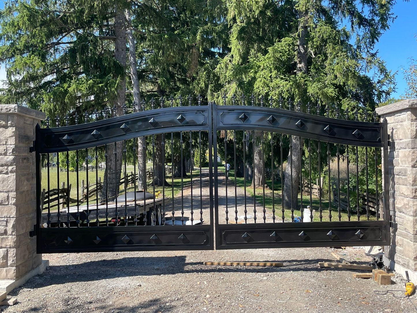 Castle Swing Design _ Steel Gate _ Excellence Crafted _ GG-024