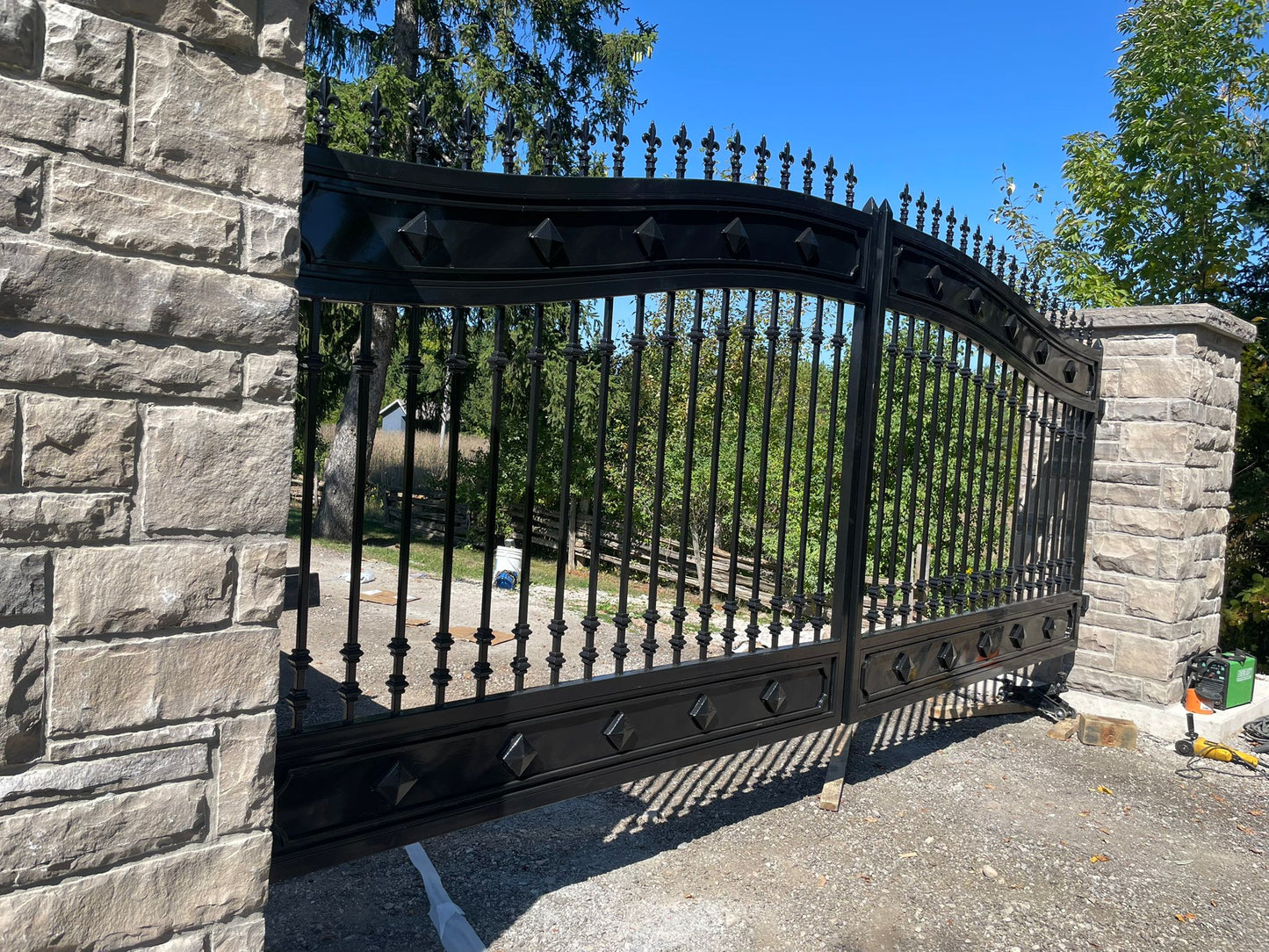 Castle Swing Design _ Steel Gate _ Excellence Crafted _ GG-024