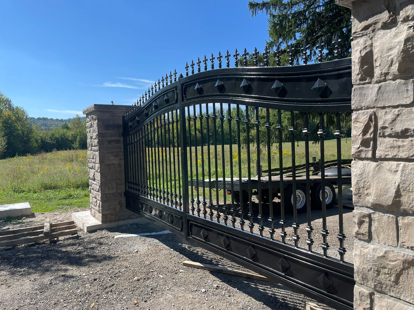 Castle Swing Design _ Steel Gate _ Excellence Crafted _ GG-024