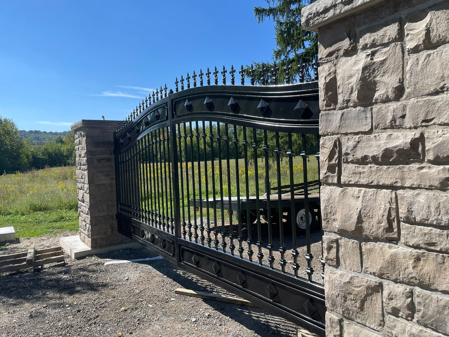 Castle Swing Design _ Steel Gate _ Excellence Crafted _ GG-024