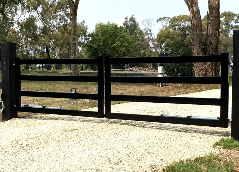 Fabulous Horse Style Metal Driveway Gate _ Excellence Crafted _ GG-030