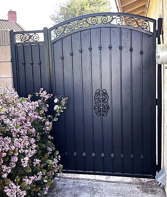 Classic Privacy Design _ Pedestrian Metal Gate _ Excellence Crafted _MF-MG-002