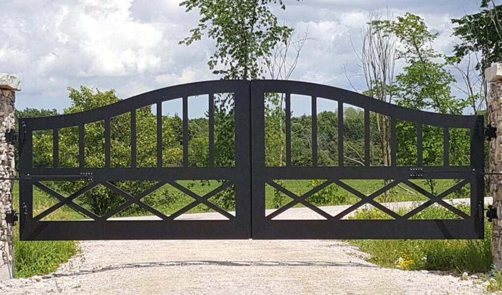 A Timeless Elegance Driveway Gate | Excellence Crafted _ GG-026