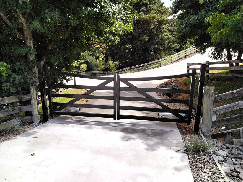 X Cowboy Farm Metal Driveway Gate _ Excellence Crafted _GG-052